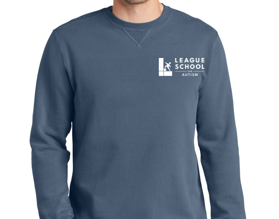 Sweatshirt - Crewneck Beach Wash Garment-Dyed in Denim Blue